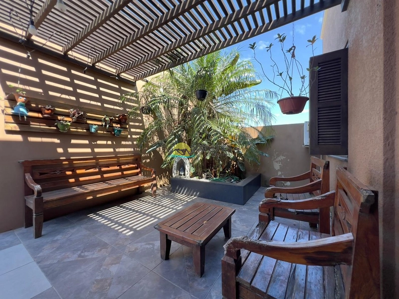 Casa 3 Dormitórios com Suíte | 120m² | Jardim com Piscina e Pergolado: 2ª foto da galeria de imagens do imóvel