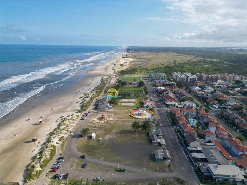 Casa 3 Dormitórios com Suíte | 120m² | Jardim com Piscina e Pergolado: 32ª foto da galeria de imagens do imóvel