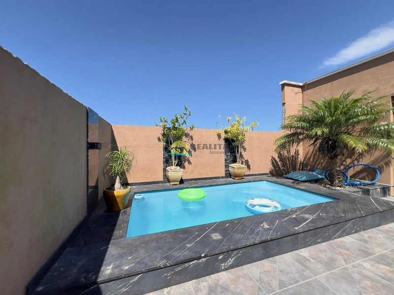 Casa 3 Dormitórios com Suíte | 120m² | Jardim com Piscina e Pergolado: 3ª foto da galeria de imagens do imóvel
