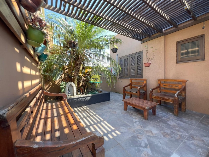 Casa 3 Dormitórios com Suíte | 120m² | Jardim com Piscina e Pergolado: 25ª foto da galeria de imagens do imóvel