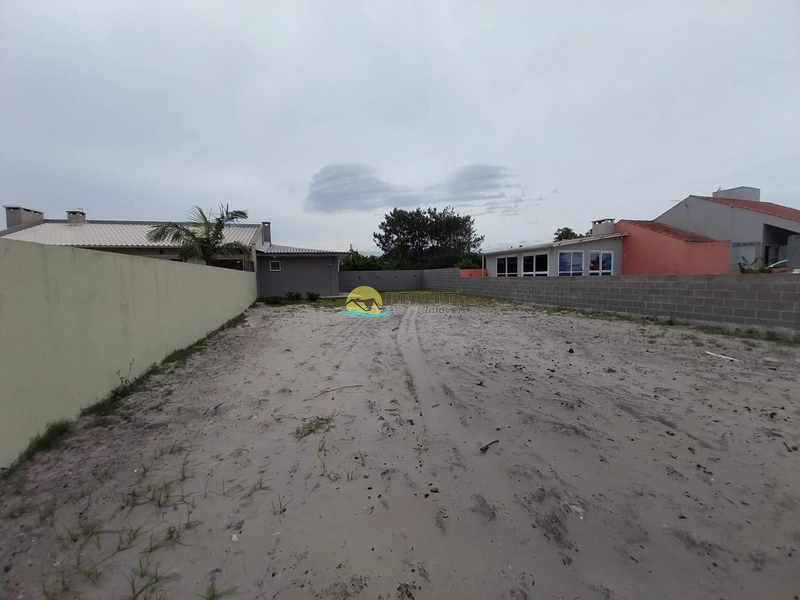 Terreno 300m² com Quiosque Completo – 250m do Mar: 3ª foto da galeria de imagens do imóvel