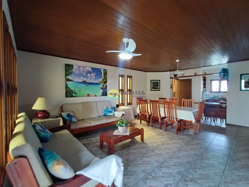 Casa com Padrão de contrução alto, apenas 200 metros do Mar!: 3ª foto da galeria de imagens do imóvel