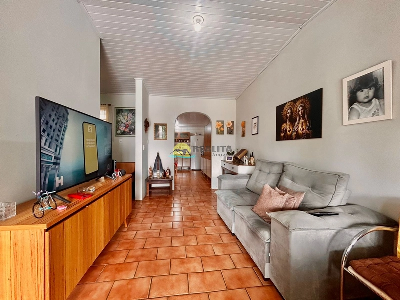 Casa em Região de Moradores - 3 Dormitórios com Amplo Pátio: 2ª foto da galeria de imagens do imóvel