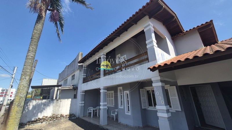 Casa 3 DORMITÓRIOS - FRENTE LESTE - 50M DO MERCADO: 1ª foto da galeria de imagens do imóvel