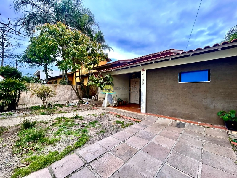 CASA 115M² - 3 DORM. - 200M DO MAR - FRENTE OESTE!: 1ª foto da galeria de imagens do imóvel