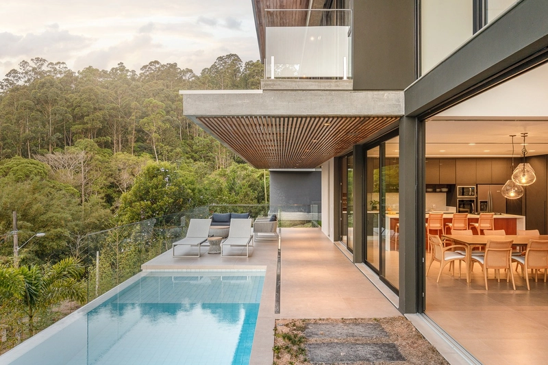 Casa com 4 suítes no Cacupé: 1ª foto da galeria de imagens do imóvel