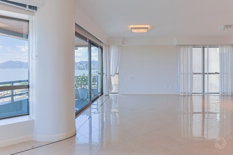 Apartamento com 335m2 na Beira mar Norte: 4ª foto da galeria de imagens do imóvel