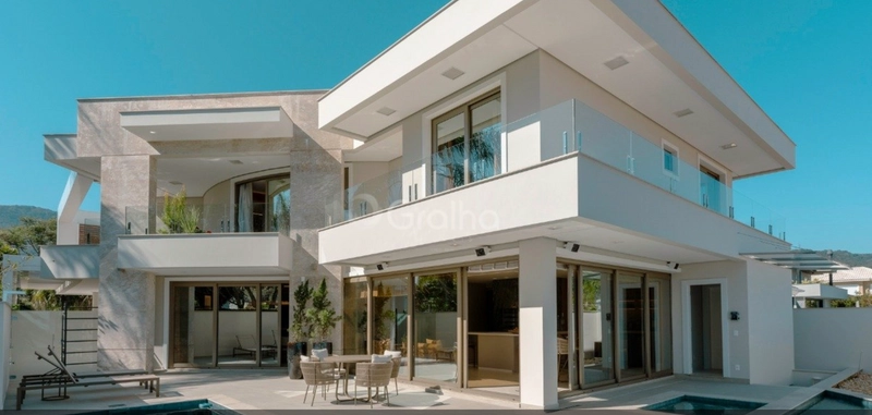 CASA EM CONDOMINIO FECHADO NO CORREGO GRANDE