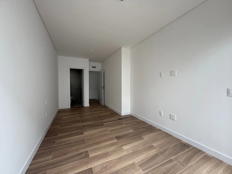 CASA COM 4 SUITES NO ALAMEDA CACUPE: 11ª foto da galeria de imagens do imóvel