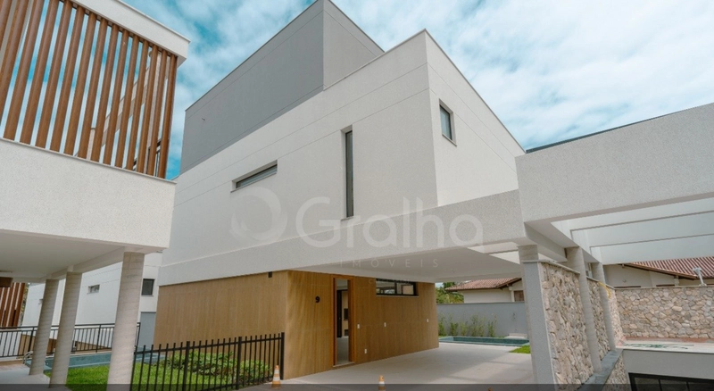 CASA COM 4 SUITES NO ALAMEDA CACUPE