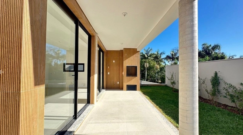 CASA COM 4 SUITES NO ALAMEDA CACUPE: 3ª foto da galeria de imagens do imóvel