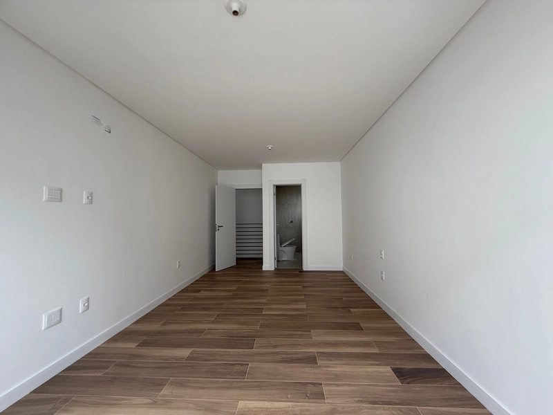 CASA COM 4 SUITES NO ALAMEDA CACUPE: 9ª foto da galeria de imagens do imóvel