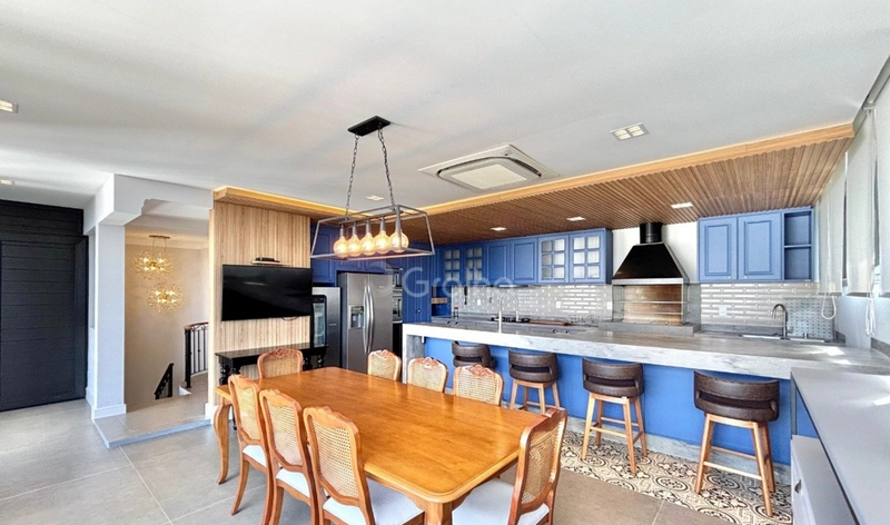 APARTAMENTO DUPLEX COM VISTA MAR: 2ª foto da galeria de imagens do imóvel