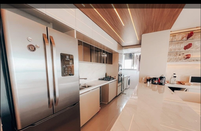 Apartamento com 3 suítes no bairro Agronômica: 4ª foto da galeria de imagens do imóvel