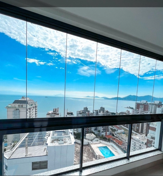 Apartamento com 3 suítes no bairro Agronômica: 1ª foto da galeria de imagens do imóvel
