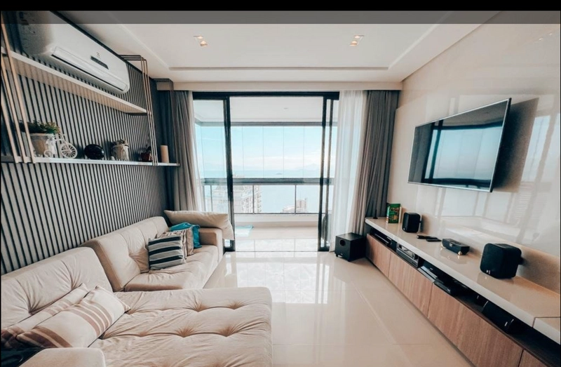 Apartamento com 3 suítes no bairro Agronômica: 3ª foto da galeria de imagens do imóvel
