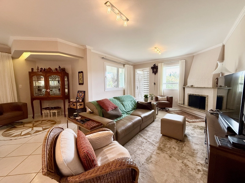 Casa de 295m² com 3 suítes em Cacupé em condomínio fechado: 4ª foto da galeria de imagens do imóvel