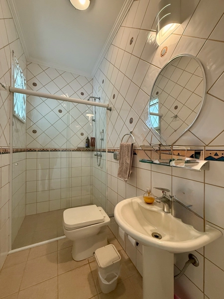 Casa de 295m² com 3 suítes em Cacupé em condomínio fechado: 30ª foto da galeria de imagens do imóvel