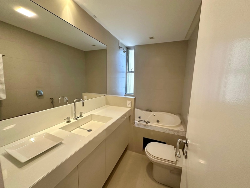 Apartamento com vista mar permanente na Beiramar Norte: 11ª foto da galeria de imagens do imóvel