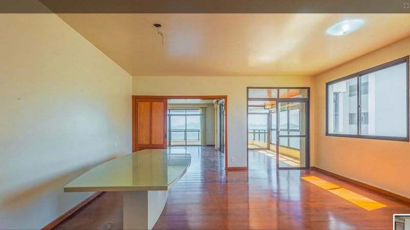 APARTAMENTO NA BEIRA MAR NORTE: 24ª foto da galeria de imagens do imóvel