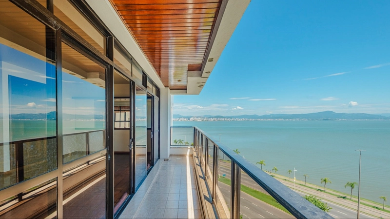 APARTAMENTO NA BEIRA MAR NORTE