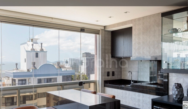 Apartamento com 4 suites proximo ao Colegio Catarinense: 3ª foto da galeria de imagens do imóvel