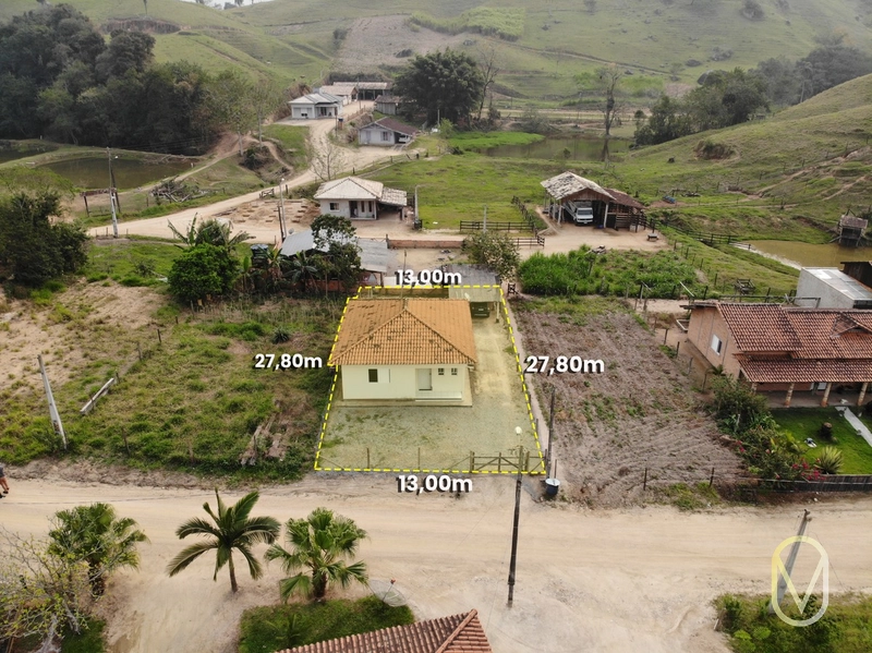 Casa de 3 Dormitórios a Venda em Armazém-SC: 2ª foto da galeria de imagens do imóvel