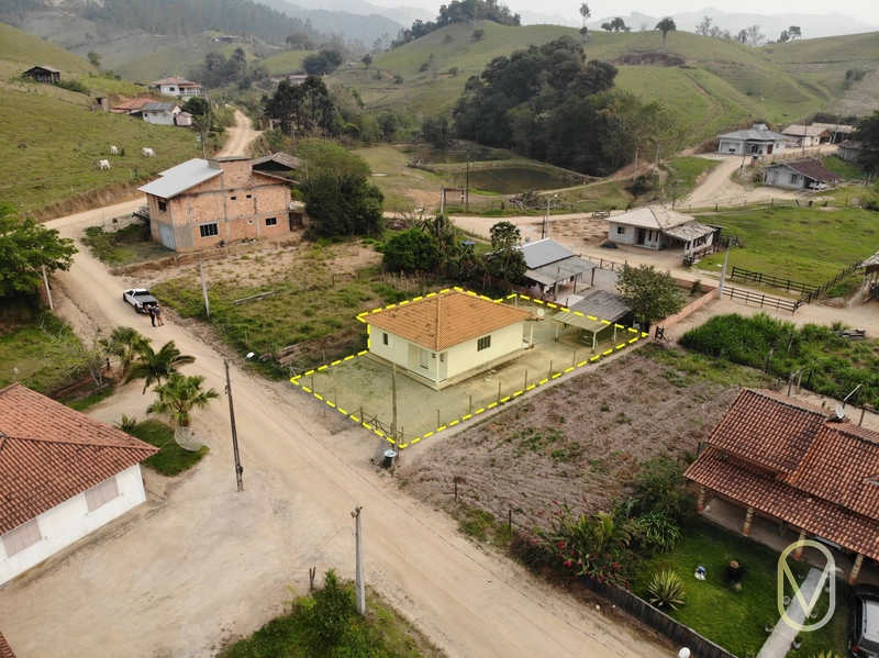 Casa de 3 Dormitórios a Venda em Armazém-SC: 3ª foto da galeria de imagens do imóvel
