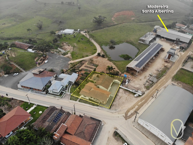 Casa Á Venda em São Luiz: 1ª foto da galeria de imagens do imóvel