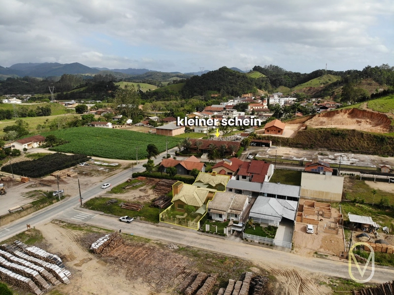 Casa de 2 dormitórios á Venda no Centro de São Martinho-SC: 2ª foto da galeria de imagens do imóvel