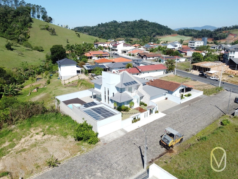 Casa á Venda no Centro de Rio Fortuna-SC: 2ª foto da galeria de imagens do imóvel