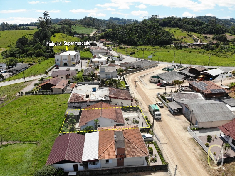 Casa á Venda no bairro Baixo Pinheiral em Braço do Norte-SC: 3ª foto da galeria de imagens do imóvel