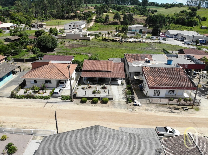 Casa á Venda no bairro Baixo Pinheiral em Braço do Norte-SC: 1ª foto da galeria de imagens do imóvel