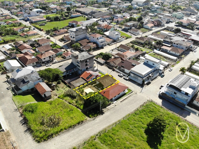 Casa á Venda no Centro de Armazém-SC: 2ª foto da galeria de imagens do imóvel