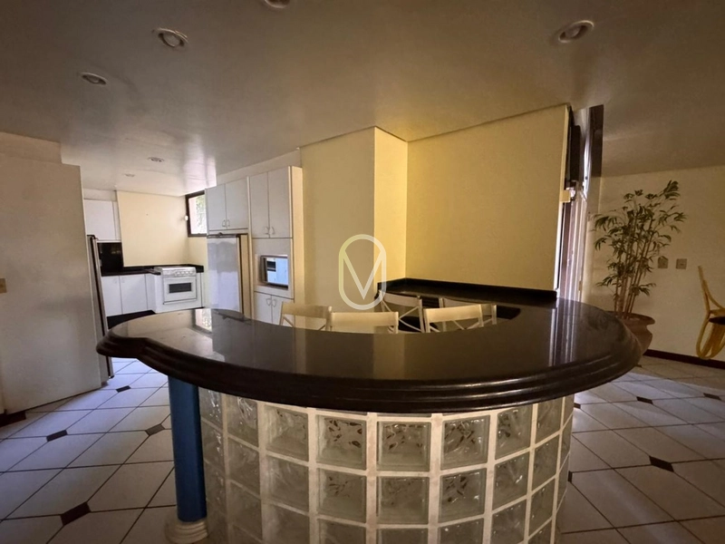 Apartamento á Venda na Avenida Beira Mar Norte em Florianópolis-SC: 9ª foto da galeria de imagens do imóvel