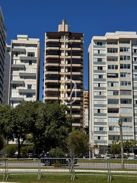 Apartamento á Venda na Avenida Beira Mar Norte em Florianópolis-SC: 1ª foto da galeria de imagens do imóvel