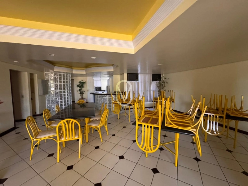 Apartamento á Venda na Avenida Beira Mar Norte em Florianópolis-SC: 8ª foto da galeria de imagens do imóvel