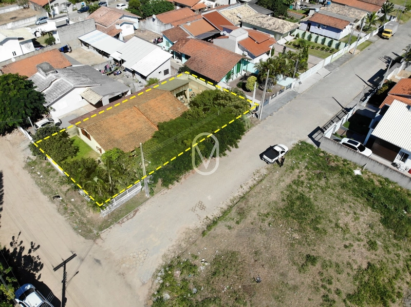 Casa de 3 Dormitórios á Venda em Jaguaruna-SC: 3ª foto da galeria de imagens do imóvel