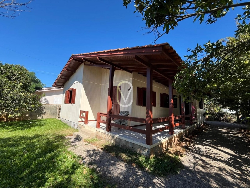 Casa de 3 Dormitórios á Venda em Jaguaruna-SC: 1ª foto da galeria de imagens do imóvel