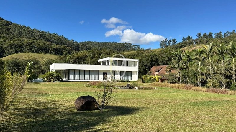 Casa de Alto Padrão á Venda em São Martinho-SC: 2ª foto da galeria de imagens do imóvel