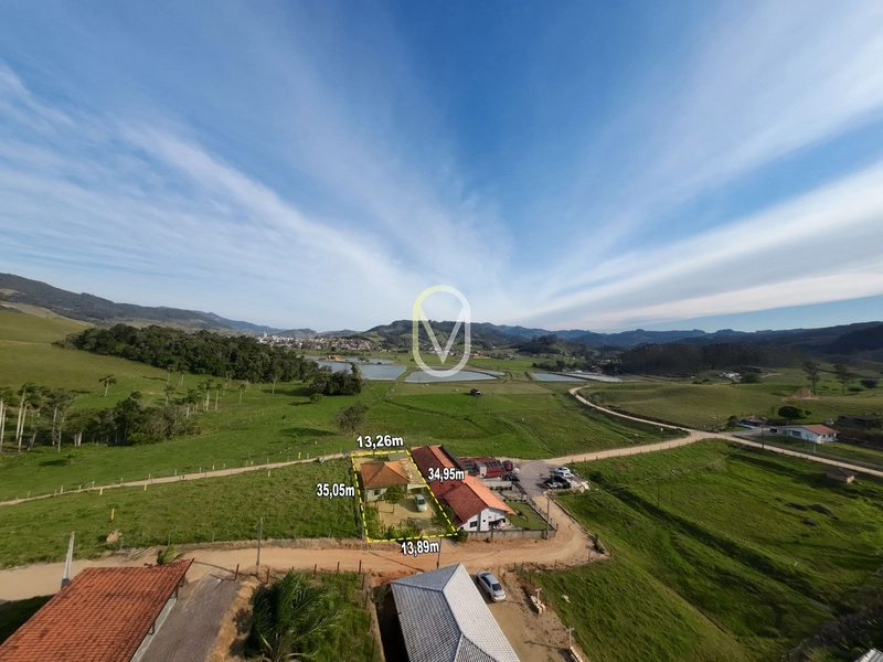 Casa de 2 dormitórios á Venda em Armazém-SC: 1ª foto da galeria de imagens do imóvel