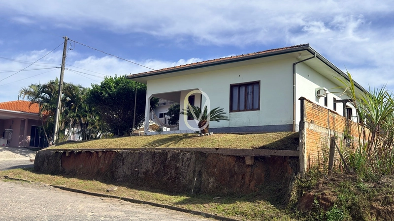 Casa á Venda no Centro de Armazém-SC: 3ª foto da galeria de imagens do imóvel