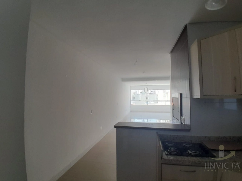 No coração da cidade! Amplo apartamento com terraço frontal e suíte –: 8ª foto da galeria de imagens do imóvel