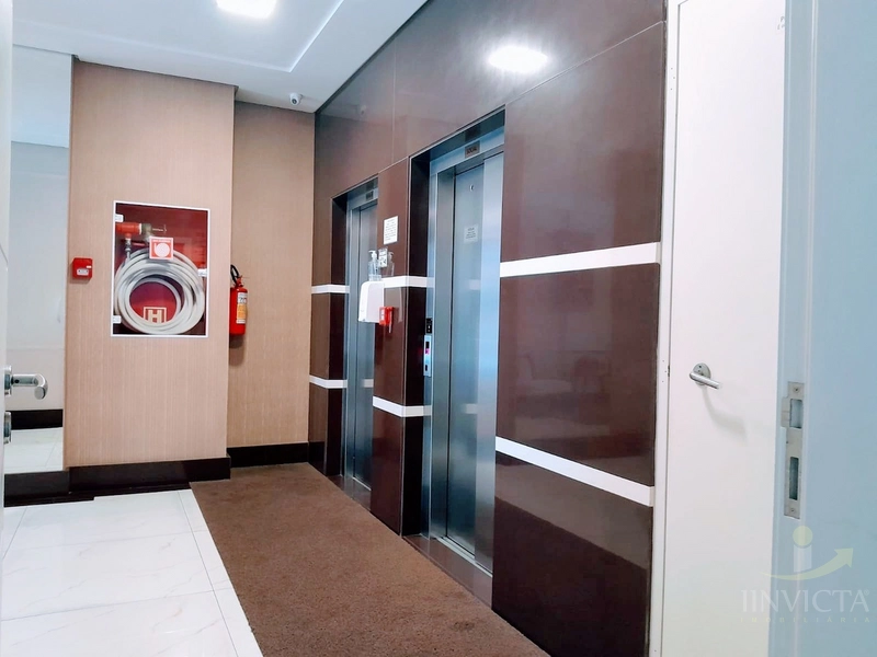 No coração da cidade! Amplo apartamento com terraço frontal e suíte –: 18ª foto da galeria de imagens do imóvel