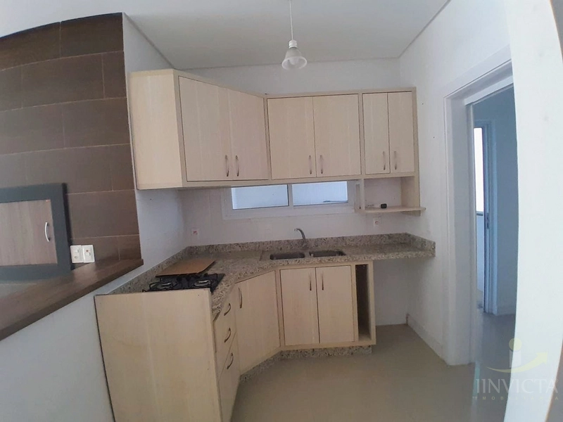 No coração da cidade! Amplo apartamento com terraço frontal e suíte –: 5ª foto da galeria de imagens do imóvel