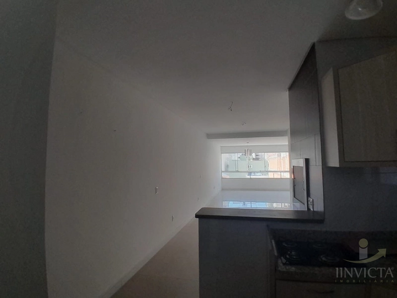 No coração da cidade! Amplo apartamento com terraço frontal e suíte –: 7ª foto da galeria de imagens do imóvel