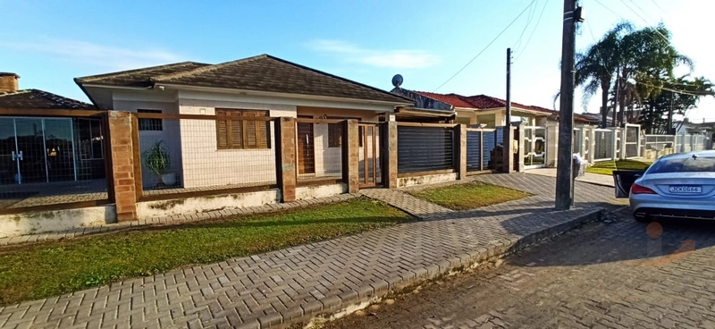 Casa 2 Dormitórios - Santo Antônio - Capão da Canoa.: 1ª foto da galeria de imagens do imóvel