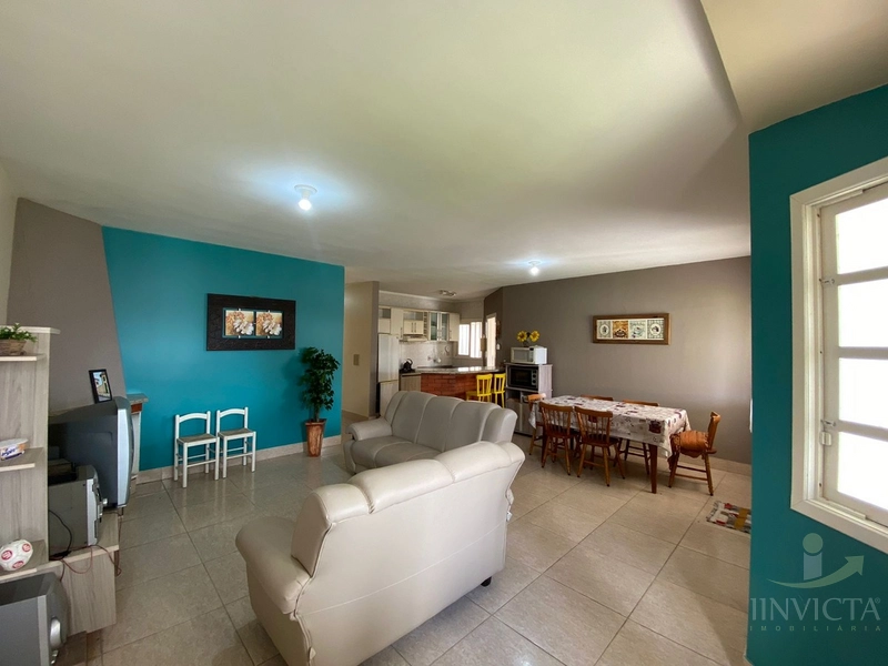 Casa 3 dormitórios Próximo ao Mar e com Piscina.: 2ª foto da galeria de imagens do imóvel