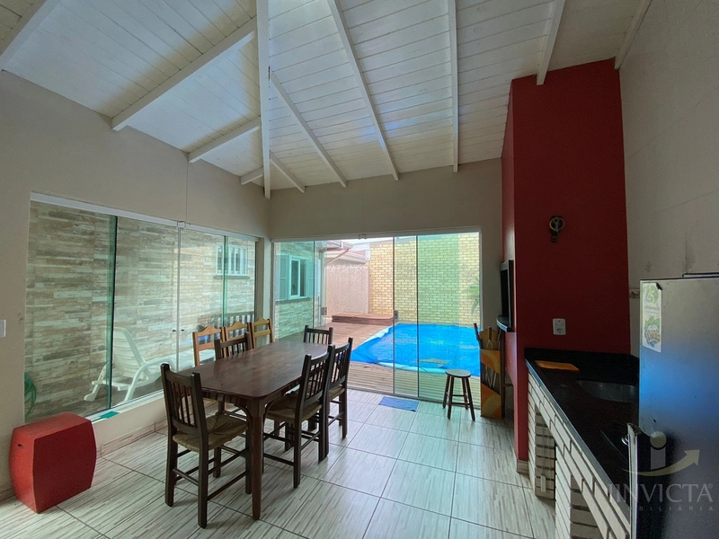 Casa 3 dormitórios Próximo ao Mar e com Piscina.: 18ª foto da galeria de imagens do imóvel