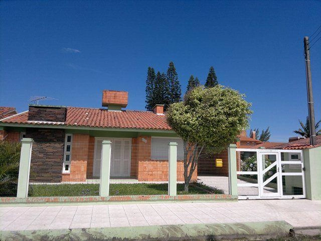 Casa com Piscina em Xangri-lá Duas Quadras do Mar: 2ª foto da galeria de imagens do imóvel